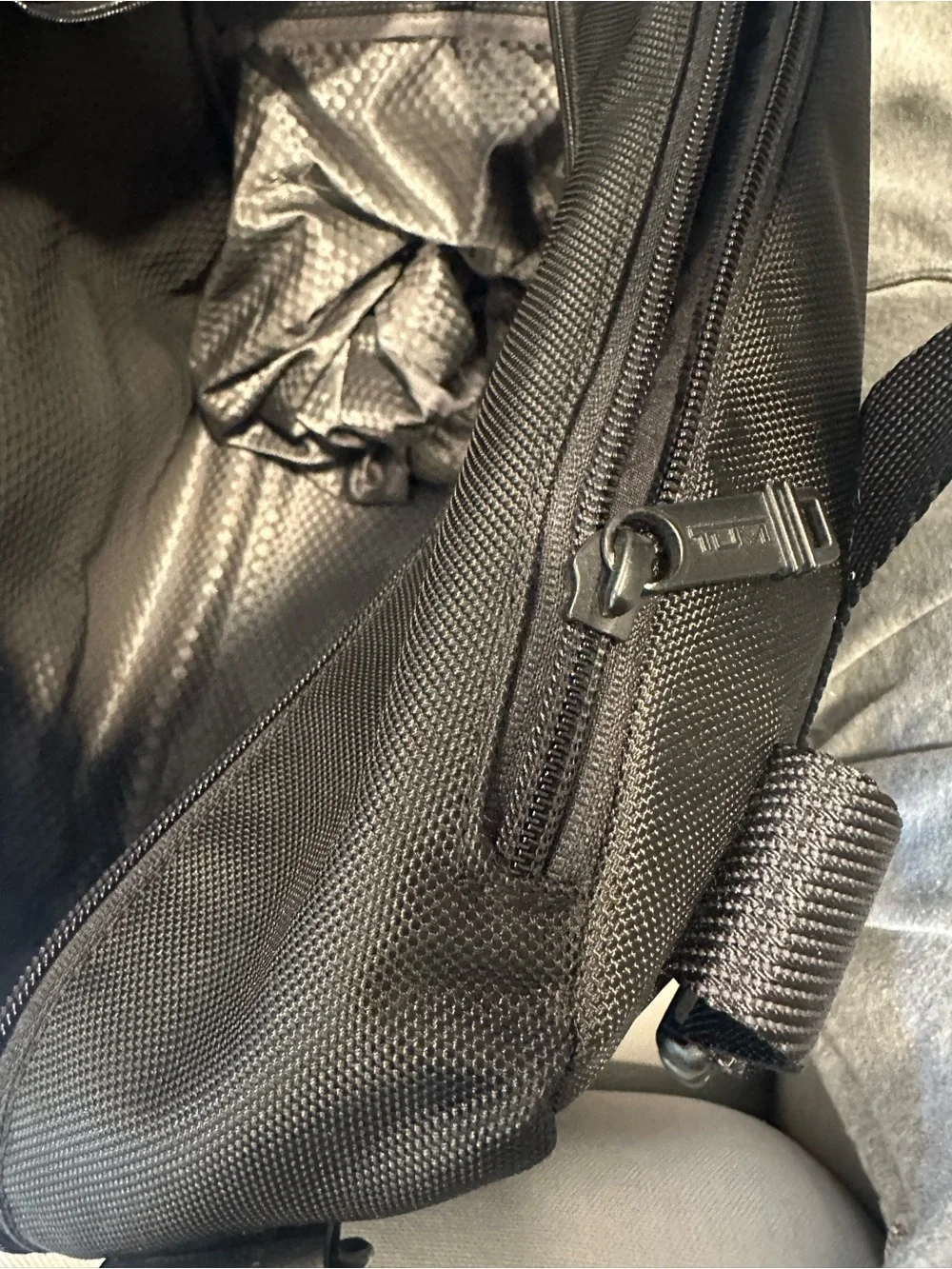 TUMI Black Men’s Travel Large Tote Bag - Sleek Utility Carry